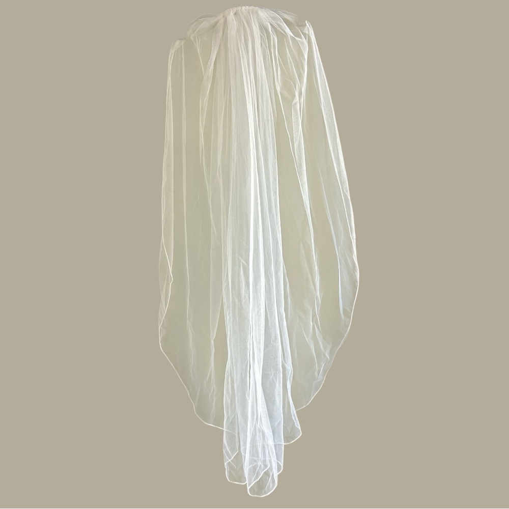 Chic Cream Bridal Veil